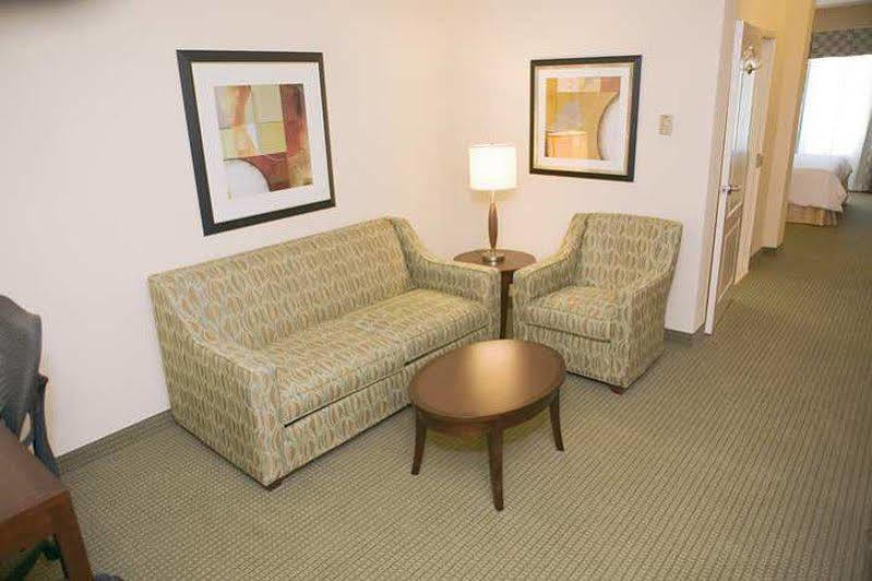 Hilton Garden Inn Beaumont Exterior photo